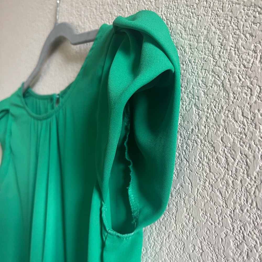 Gorgeous Flowy Green Blouse With Flutter Sleeves - image 3